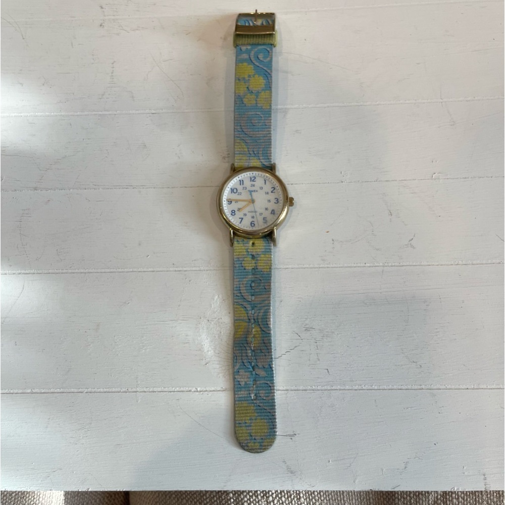 Timex Indiglo TW2P0100 Unisex Analog Watch Gold Case White Dial 38 mm